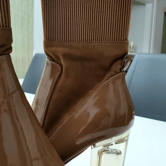 Boots - Picture 3 of 7